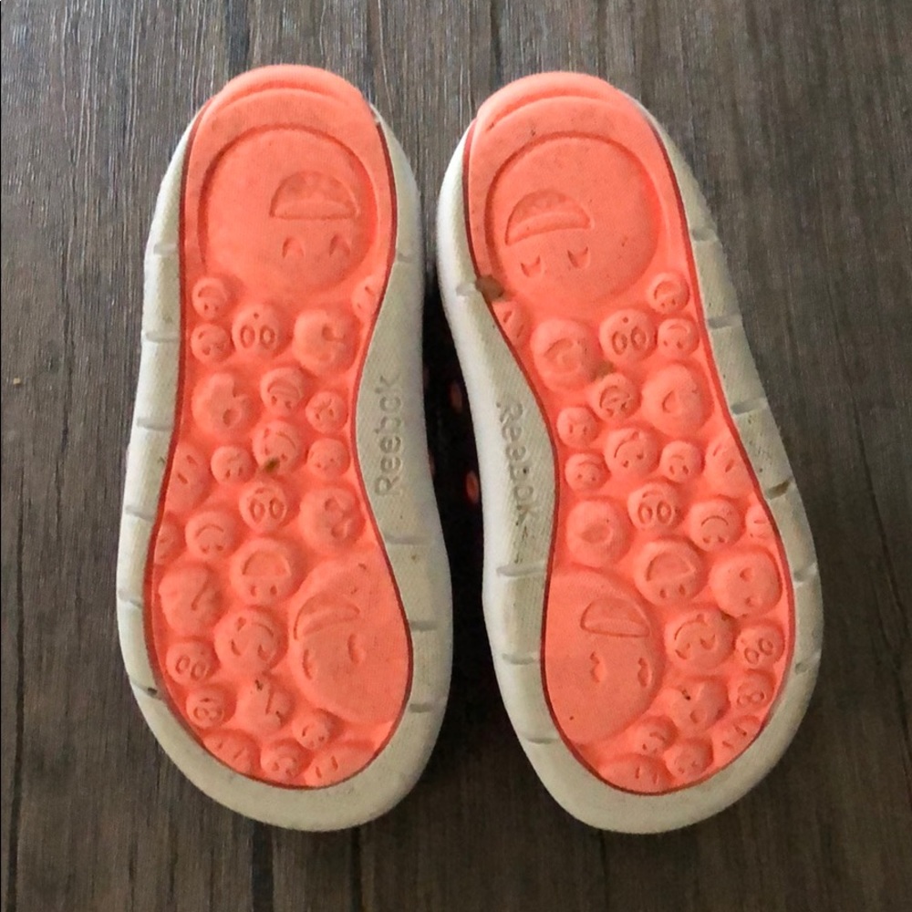 Girls Reebok sneaker - Picture 4 of 4